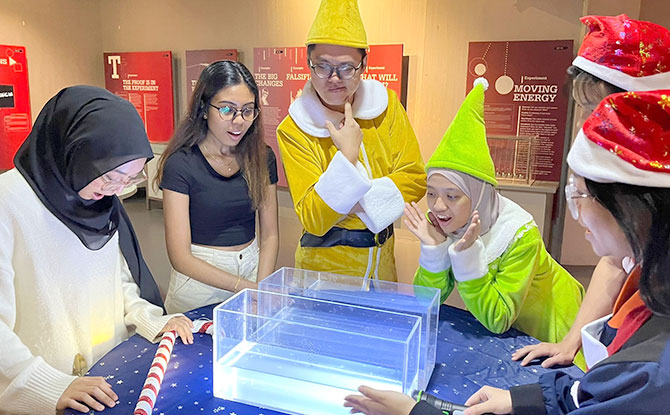 Sci-sational Christmas: Fun Interactive Activities, Digital Trail & Holiday Concert At Science Centre Singapore