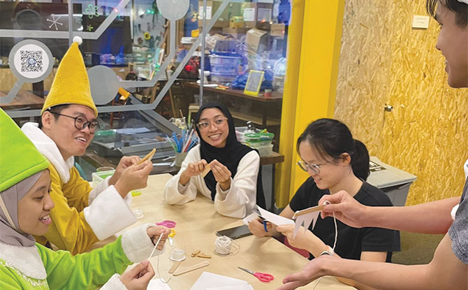 Highlights of Sci-sational Christmas at Science Centre Singapore