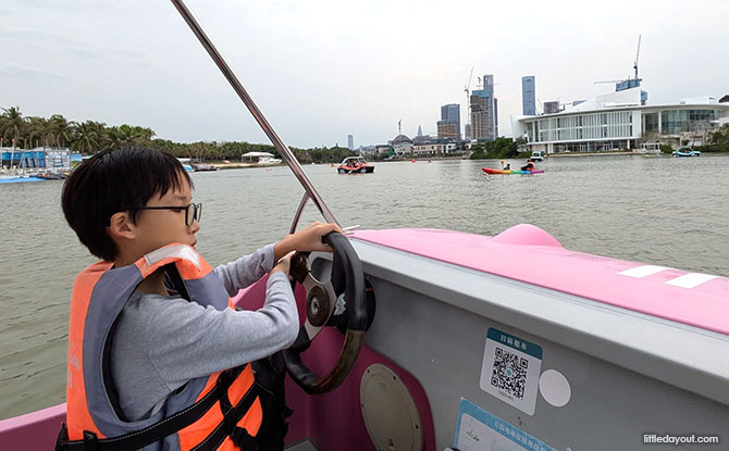 Electric Boating at the Bay