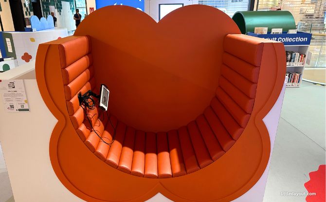 City Square Mall Sit-N-Read Node: Try Kobo EReaders & Browse Digital And Physical Books 2 Kobo Readers at City Square Mall Sit n Read Nook