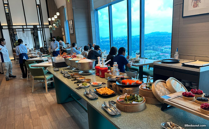 Sunday Seafood Buffet Spread