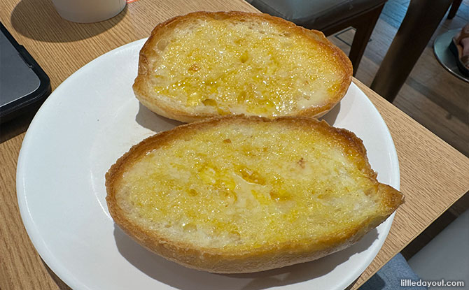 Crispy Bun with Condensed Milk