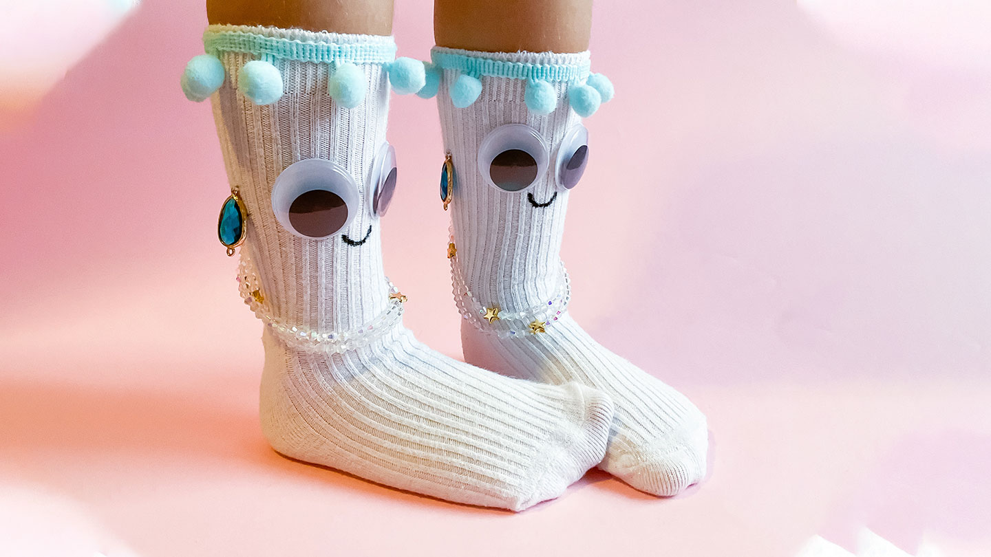 46 Sock Puns & Jokes That Are Good For The Sole Little Day Out