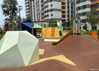 Tampines GreenCourt Playgrounds: Origami Rock, Netted Tower & Storybook Playground Tampines GreenCourt Playground: Origami Play & Storybook Playground