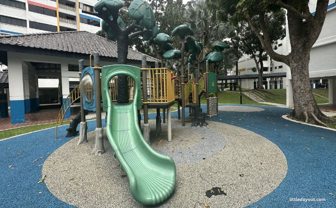 Teck Whye Heights Playground: Elevated Decks With 3 Levels To Explore Around A Tree 8 More Playgrounds in Teck Whye