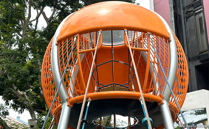 Tekka Centre Playground in Little India: Flying Away