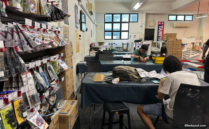 Assembling the 4WD Cars