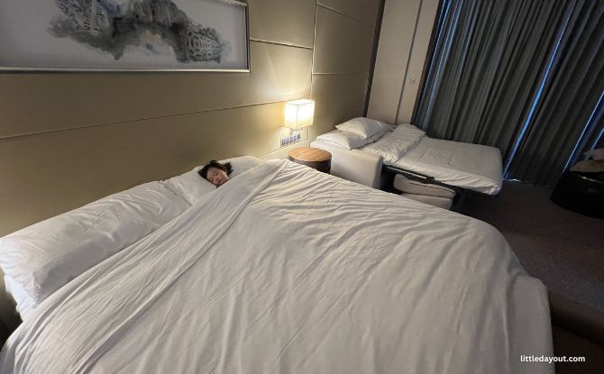The Westin Singapore Family Weekend Staycation Review: Rediscover Local With Your Wellness at Heart 6 The kids too had a turn on the Heavenly Bed and overslept on all their naps.