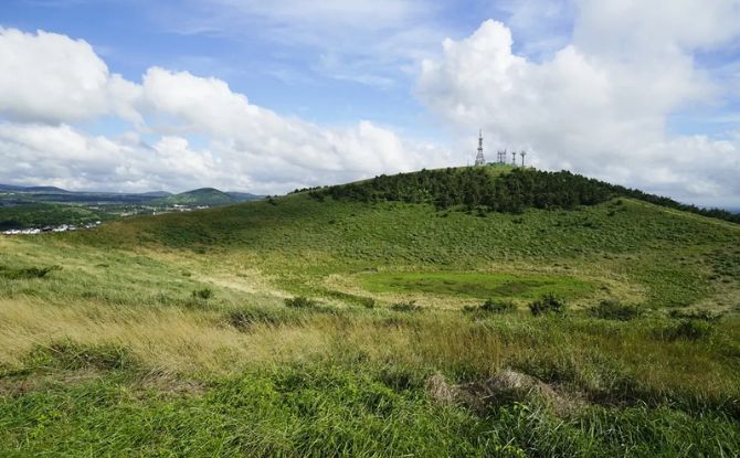 Jeju With Kids: 12 Fun & Exciting Places To Put On Your Travel Itinerary 4 Geumoreum