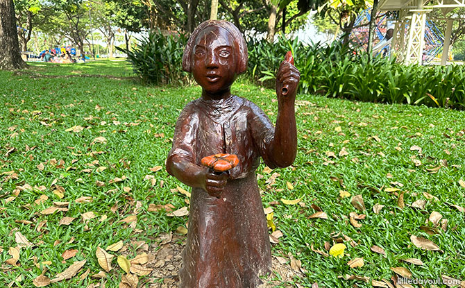 Wooden statue at West Coast Park