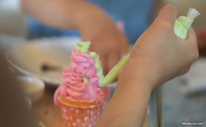 Decorating a cupcake tree