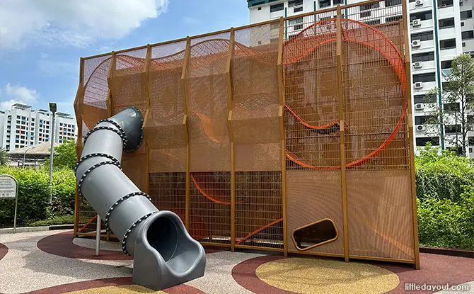 Woodlands Spring WallHolla Playground: Diamond Shape Pattern Vertical Playground