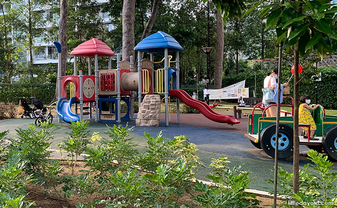 Thomson Road Playground: Park Beside United Square