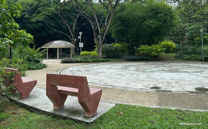 Yishun Park: Plantation Past, Playground & Dipterocarpus Arboretum 16 quiet relaxing time